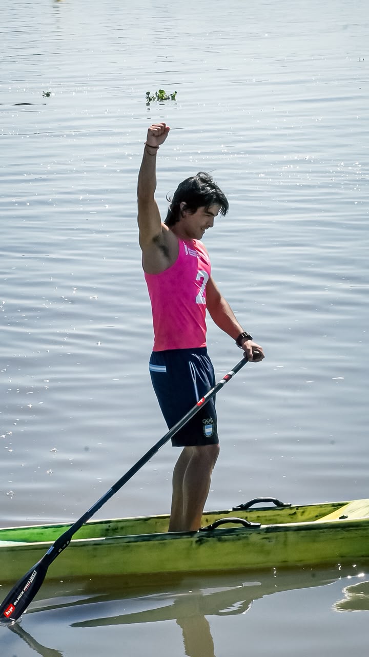 Santino festejando sobre su tabla en los Juegos ODESUR 2026